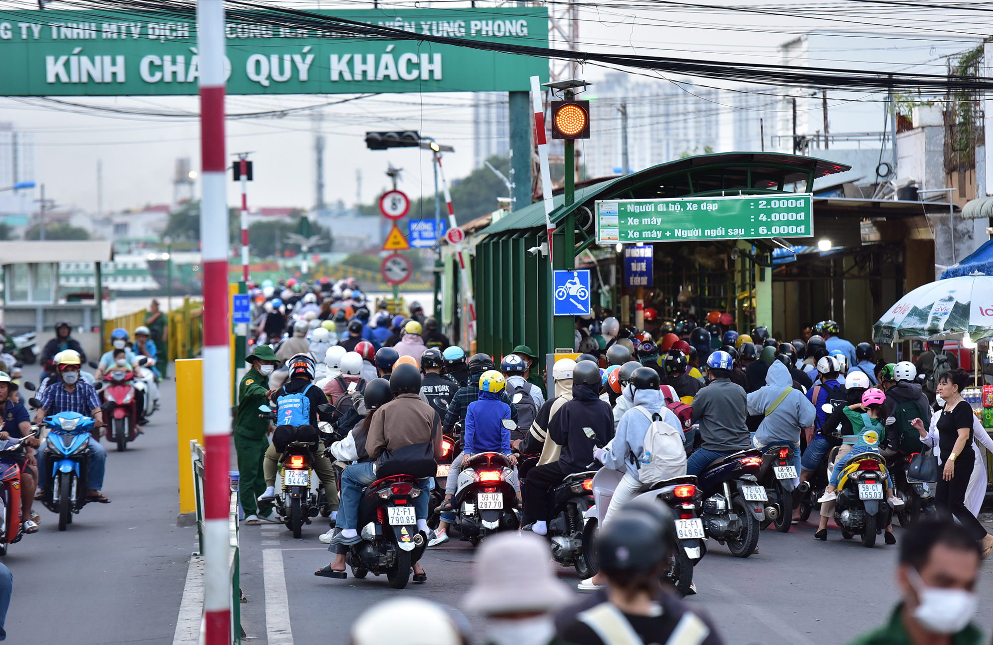Tình hình giao thông tại Hà Nội và TP.HCM ngày cuối của kỳ nghỉ lễ - 27
