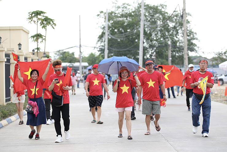 Các CĐV đã có mặt từ khá sớm do trận đấu diễn ra sớm hơn trận ra quân gặp U22 Lào