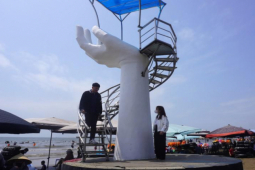 5 bàn tay khổng lồ ở biển Hải Tiến vẫn gây thất vọng