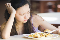 Sức khỏe đời sống - Con người có thể chịu đựng được bao lâu nếu nhịn đói hoặc nhịn khát?