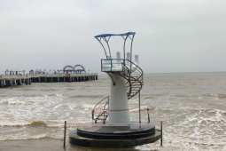 Tin tức trong ngày - Những bàn tay "khổng lồ" ở bãi biển Thanh Hóa lại được cho "rào" lại