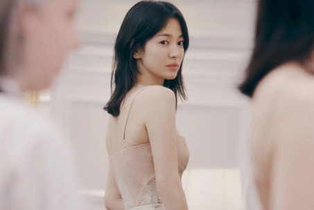 Mặt mộc của Song Hye Kyo ở tuổi 41 "gây sốt"