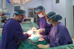 Sức khỏe đời sống - Tự bơm silicon tăng kích thước, người đàn ông Hà Nội bị biến dạng "cậu nhỏ"