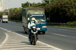 Tin tức trong ngày - HN: Nhiều người mất mạng vì đi vào đường cấm xe máy, hàng loạt tài xế vẫn phóng vun vút