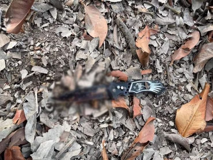 Con dao bấm được phát hiện gần thi thể người phụ nữ. Ảnh: HT