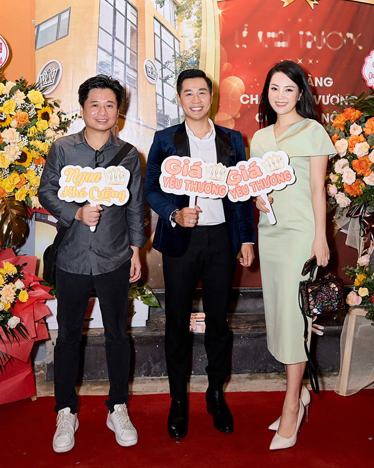 Dàn người đẹp VTV xúng xính váy áo chúc mừng MC Nguyên Khang khai trương cơ sở kinh doanh - 7