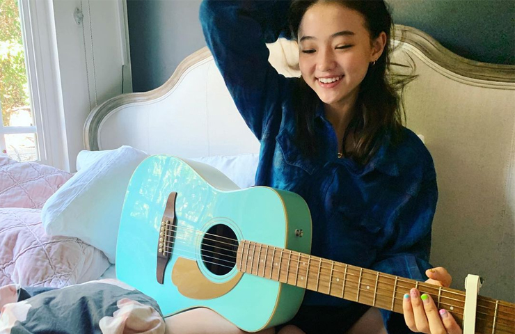 Ella&nbsp;chủ yếu&nbsp;theo style&nbsp;thanh lịch và ngọt ngào.

