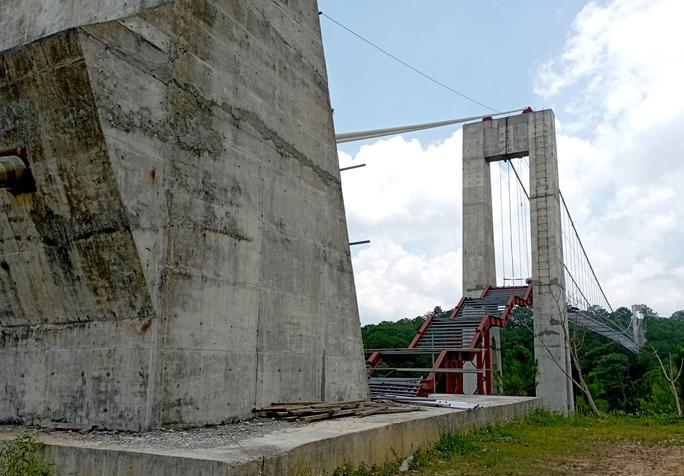 Đầu năm 2023, Công ty TTC Lâm Đồng có nộp hồ sơ đề nghị thẩm định báo cáo nghiên cứu khả thi đầu tư xây dựng hạng mục cầu đáy kính thuộc dự án Khu du lịch Thung Lũng Tình Yêu lên Sở Xây dựng. Tuy nhiên, hồ sơ này chưa đầy đủ nên Sở Xây dựng chưa đủ điều kiện thẩm định và trả hồ sơ để chủ đầu tư bổ sung, điều chỉnh.