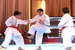 6 võ sĩ karate Việt Nam vui sướng òa khóc khi lập cú đúp HCV SEA Games 32