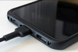 Thời trang Hi-tech - Để điện thoại cắm sạc liên tục liệu có phải là sai lầm?