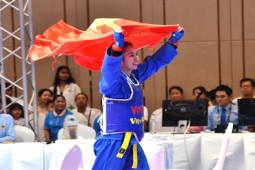 Thể thao - Nữ võ sĩ Việt Nam "chấp" 2 chân vẫn giành HCV vovinam SEA Games 32