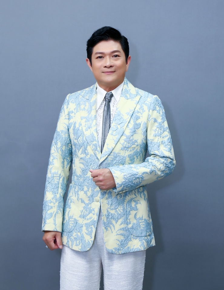 Khi mới sang Mỹ, Mạnh Đình&nbsp;khá chật vật trong việc tìm kiếm công ăn việc làm.