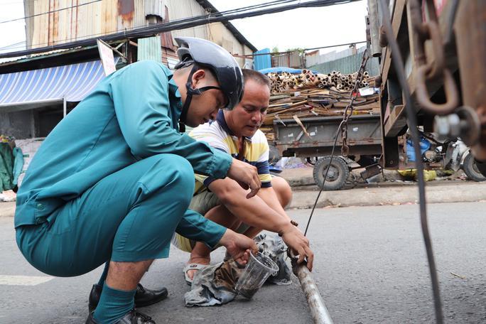 Đinh "dày như mưa" trên đường ở TP Thủ Đức - 5