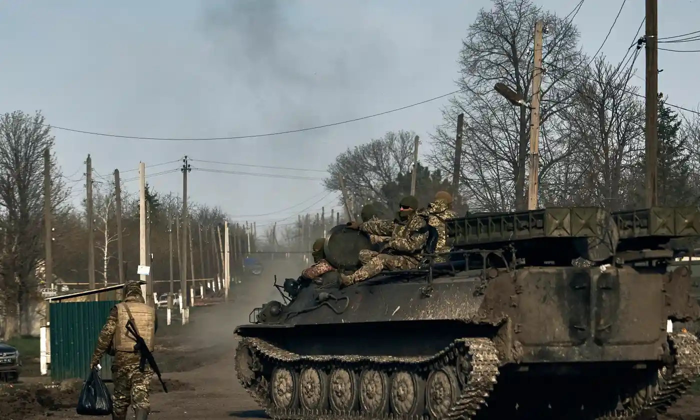 Lính Ukraine ở mặt trận miền Đông (ảnh: CNN)