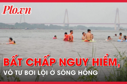 Tin tức trong ngày - Bất chấp nguy hiểm, nhiều người vô tư bơi lội ở sông Hồng