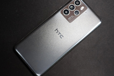 Thêm hình ảnh chiếc điện thoại rất được chờ đợi của HTC
