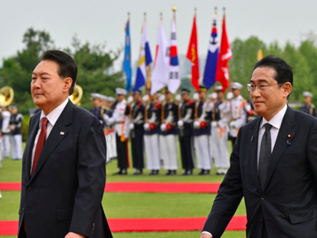 Thăm Hàn Quốc, Thủ tướng Nhật nói ‘trái tim đau nhói’
