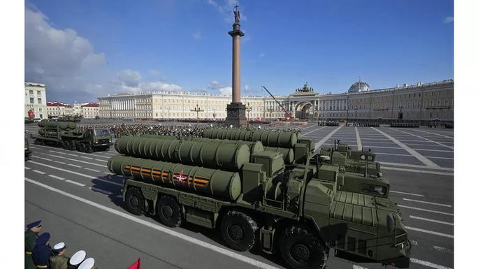 Hệ thống tên lửa phòng không S-400 tại TP St. Petersburg