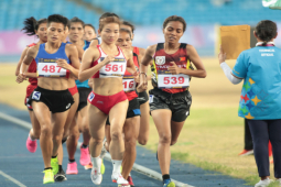 Nguyễn Thị Oanh chưa chạy ”đã muốn khóc”, chuyên gia khuyên bỏ 1 chung kết SEA Games