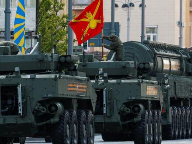 Khí tài ”nóng” trong lễ duyệt binh Ngày Chiến thắng tại Nga