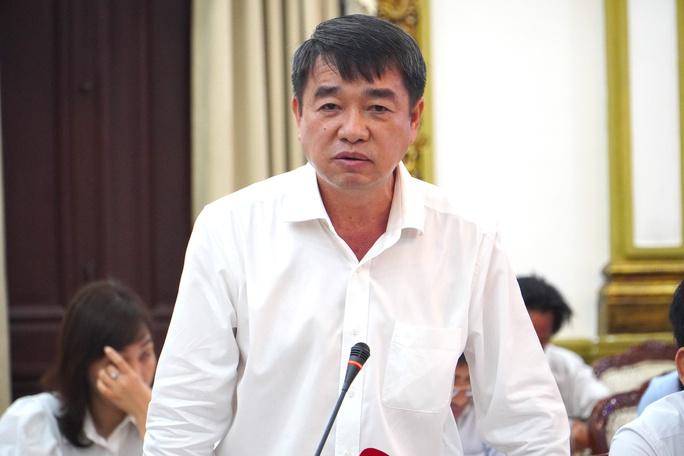 Ông Nguyễn Văn Trường, Phó Giám đốc Ban Quản lý dự án các công trình dân dụng và công nghiệp TP HCM, cho rằng phải giải quyết vướng mắc tại gói thầu trị giá 107 tỉ đồng để tiếp tục triển khai dự án.