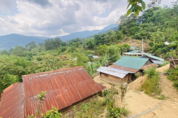 Tin tức trong ngày - Người dân vừa nhận 10 triệu đồng hỗ trợ, cán bộ xã liền thu lại 8 triệu