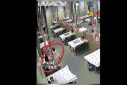 Bạn trẻ - Cuộc sống - Hành động của chàng trai khi gặp "xe điên" được dân mạng hết lời khen ngợi