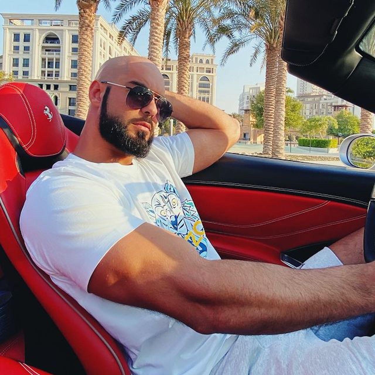 8 năm sau ngày đến Việt Nam, sao nam "bị trục xuất vì quá đẹp trai" sống ra sao? - 9