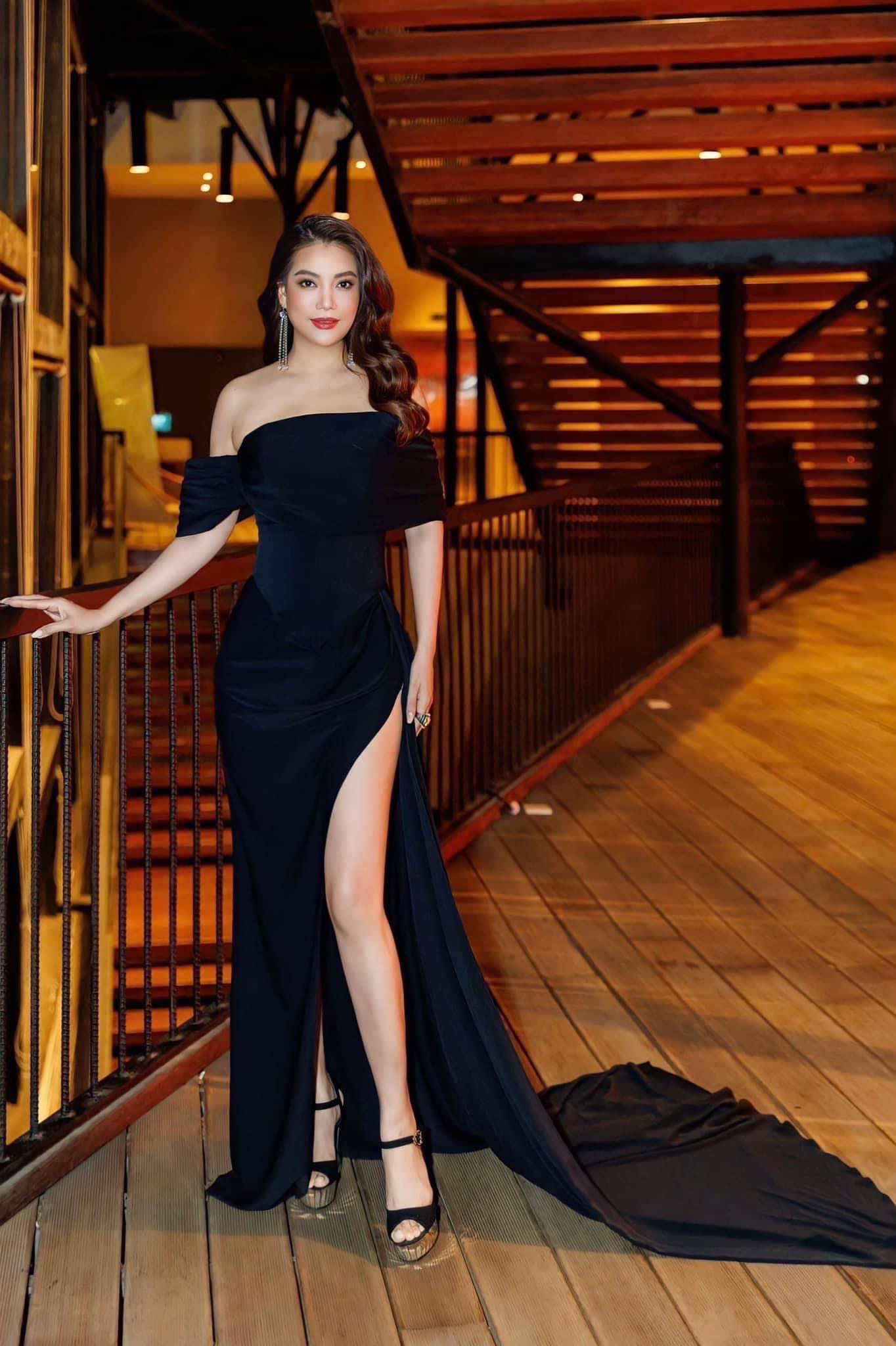 Cô luôn xuất hiện xinh đẹp trước công chúng.