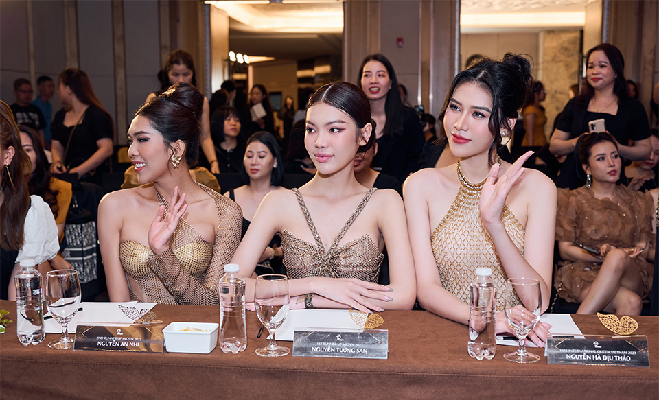 Hương Giang đọ sắc cùng dàn mỹ nhân chuyển giới - 4