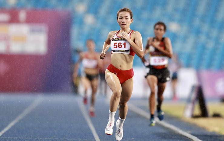 "Nữ hoàng điền kinh" Nguyễn Thị Oanh không có đối thủ ở SEA Games 32.