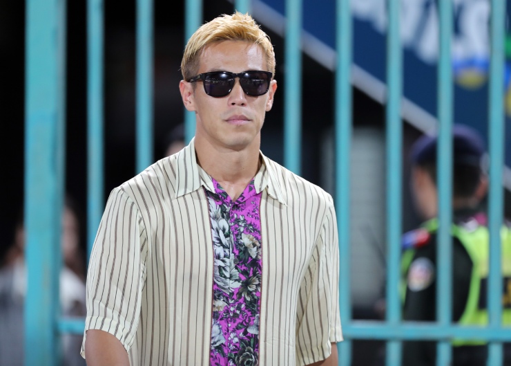 HLV Hirose Ryu và Keisuke Honda sẽ chia tay bóng đá Campuchia sau SEA Games 32