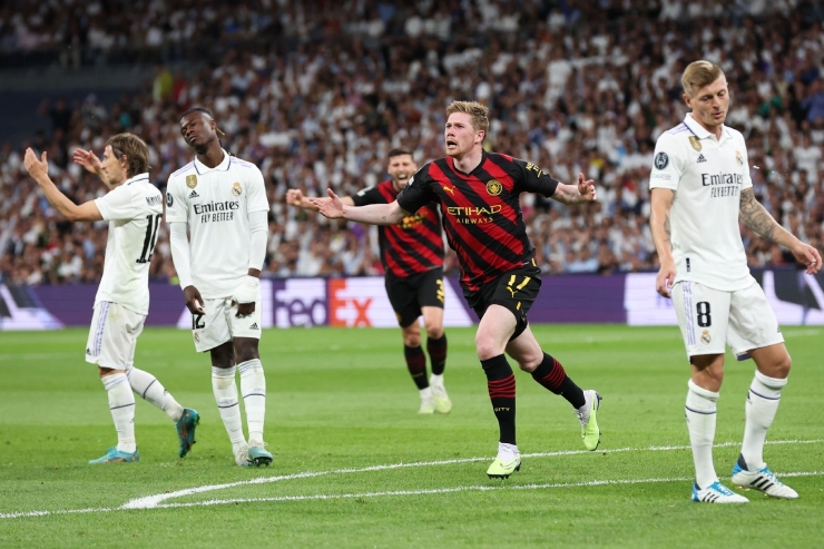 De Bruyne ăn mừng đầy cảm xúc sau khoảnh khắc xuất thần. Pha lập công này cũng giúp Man City ra về với kết quả hòa 1-1&nbsp;&nbsp;