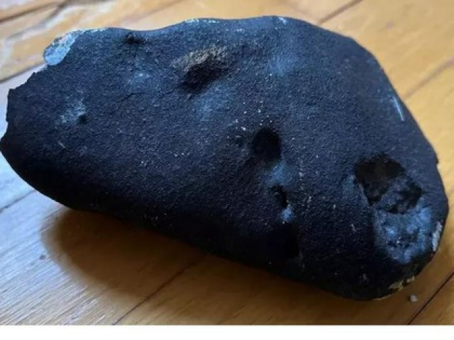 Công nghệ thông tin - Hoảng hồn vì "kho báu vũ trụ 5 tỉ tuổi" hạ cánh giữa phòng ngủ