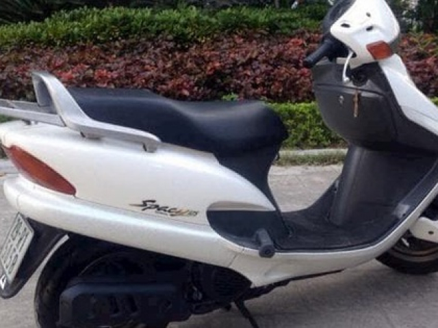 Thị trường - Tiêu dùng - Xe máy "huyền thoại" từng khiến dân Việt mê mẩn: Lạ kì dòng xe tuổi đời gần 30 năm vẫn gây sốt, có chiếc giá đắt hơn cả ô tô