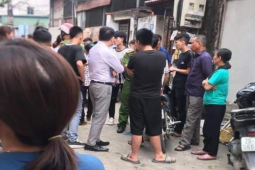 Cô gái trẻ dùng dao tấn công khiến 3 người thương vong ở Hà Nội