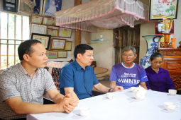 Tin tức trong ngày - "Nữ hoàng điền kinh" Nguyễn Thị Oanh được thưởng "nóng" và tặng 1 căn hộ