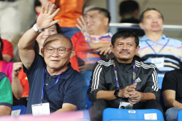 Bóng đá - Thầy Park đến sân cổ vũ U22 Việt Nam, HLV U22 Indonesia "do thám" đối thủ