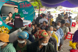 Bạn trẻ - Cuộc sống - Vợ chồng TikToker mở bếp ăn 0 đồng phục vụ bệnh nhân nghèo