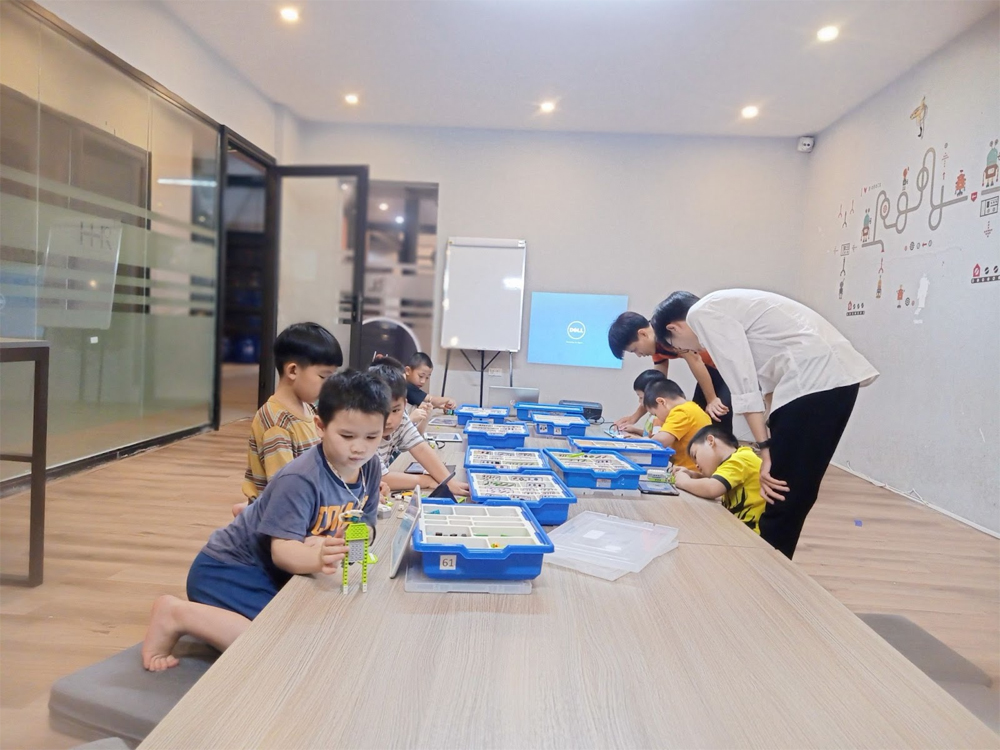 Robotics Hesman Hero Academy - trung tâm đào tạo công nghệ dành cho trẻ uy tín tại Nghệ An - 3