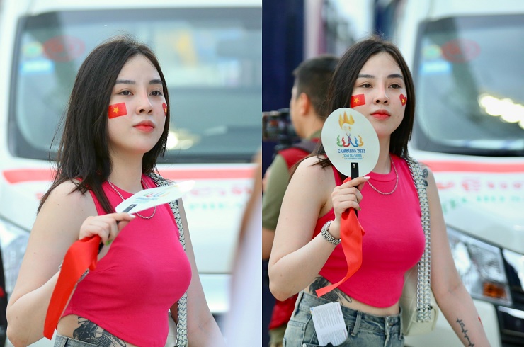 Dàn fan nữ U22 Việt Nam - Thái Lan khoe sắc ở trận đại chiến SEA Games - 1