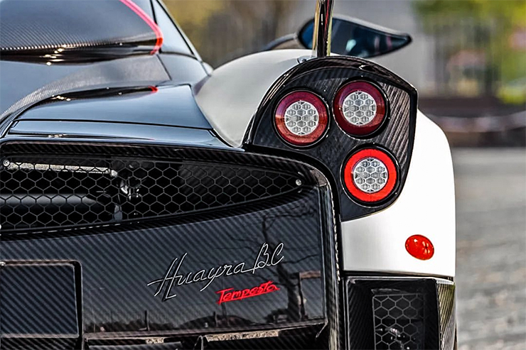 Siêu phẩm triệu đô Pagani Huayra BC ngầu hơn trong gối nâng cấp mới - 3