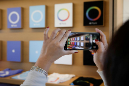 Apple sắp làm điều với iPhone khiến Samsung run sợ