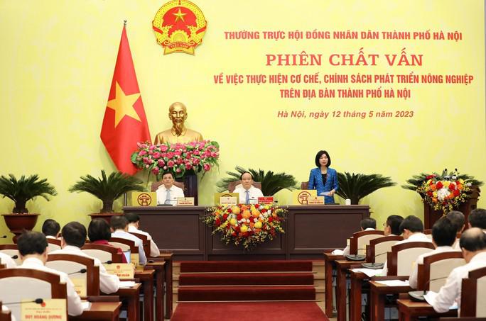 Bà Phùng Thị Hồng Hà, Phó Chủ tịch HĐND TP Hà Nội phát biểu tại phiên chất vấn
