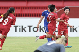 Trực tiếp bóng đá ĐT nữ Việt Nam - Campuchia: Bất ngờ từ ”tướng” Chung (SEA Games)