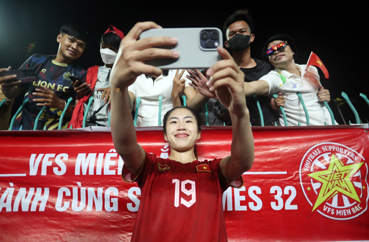 Chùm ảnh nữ hoàng bóng đá Đông Nam Á ăn mừng khi giành vé vào chung kết - 4