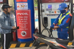 Thị trường - Tiêu dùng - Giá xăng dầu hôm nay 14/5: Liên tục giảm, ghi nhận thêm một tuần lao dốc