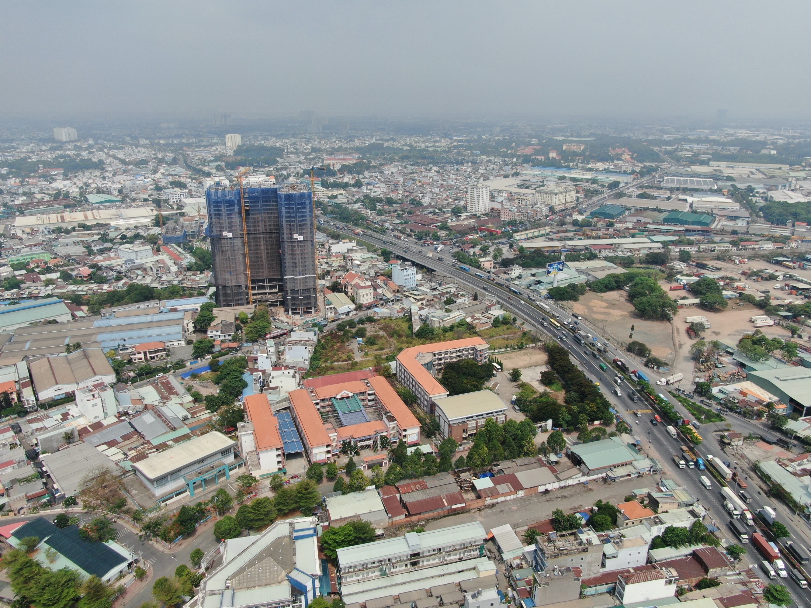 Bcons Polaris toạ lạc ngay khu vực cầu vượt Sóng Thần, cửa ngõ phía Bắc của TP.HCM kết nối với tỉnh Bình Dương