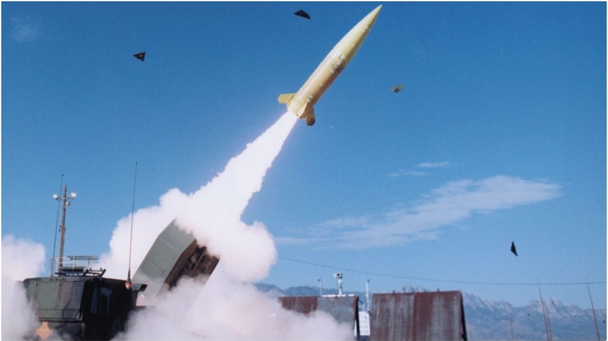 Tên lửa đạn đạo ATACMS của Mỹ được thiết kế để phóng từ hệ thống HIMARS.
