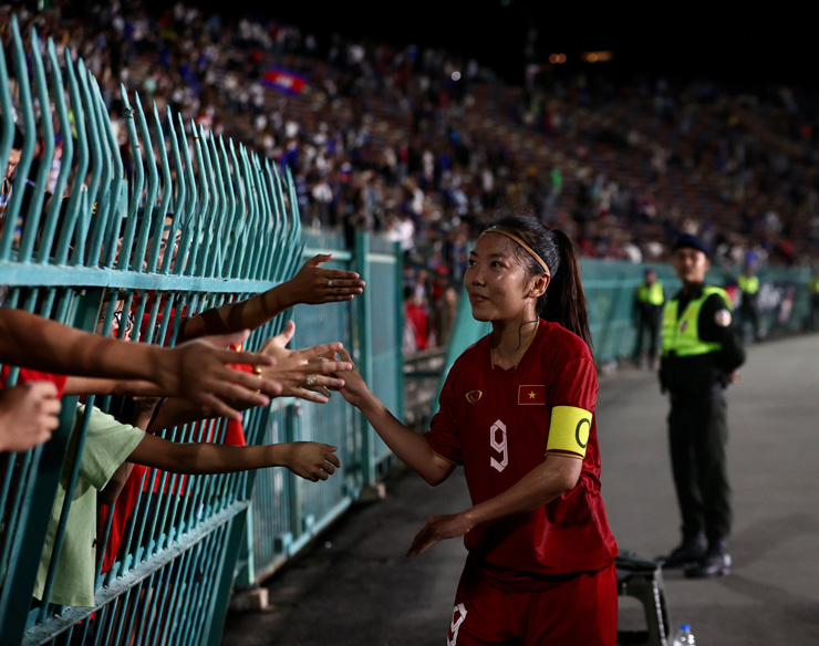 Chùm ảnh nữ hoàng bóng đá Đông Nam Á ăn mừng khi giành vé vào chung kết - 11